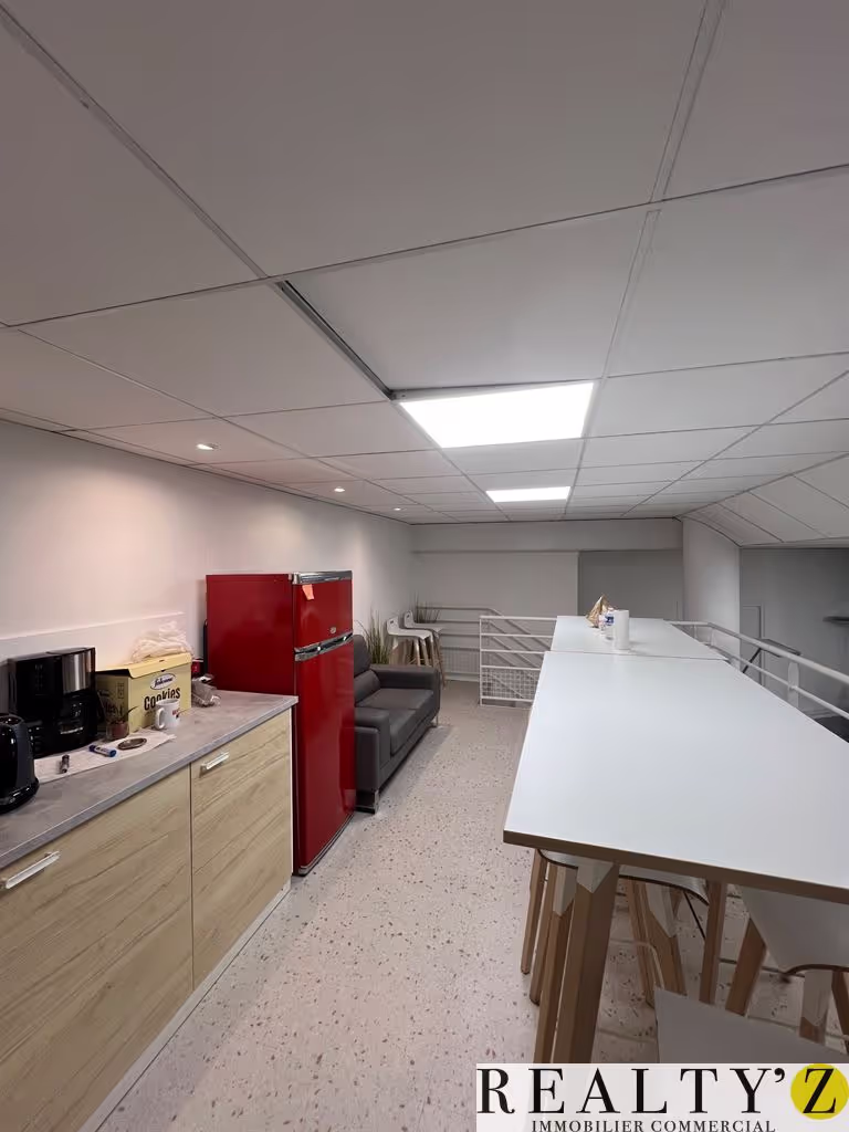 Local commercial · 170 m² · Location — photo 1
