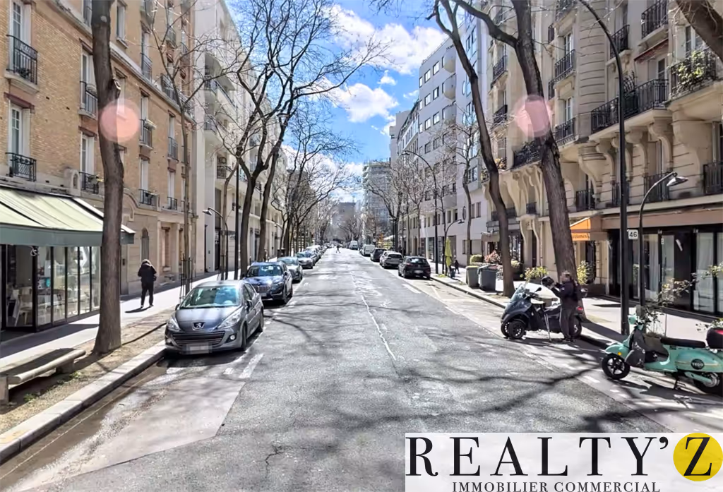 Local commercial · 64 m² · Location — photo 1