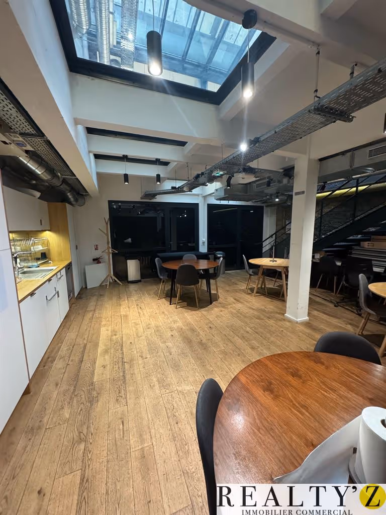 Local commercial · 568 m² · Location — photo 1
