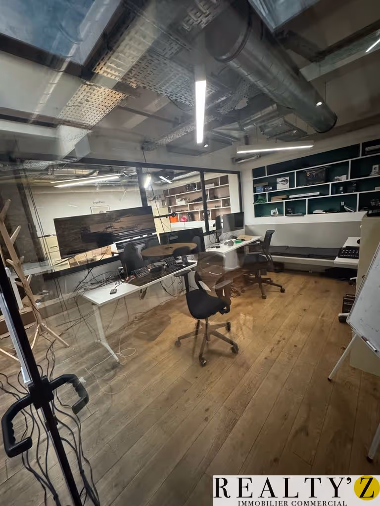 Local commercial · 568 m² · Location — photo 1
