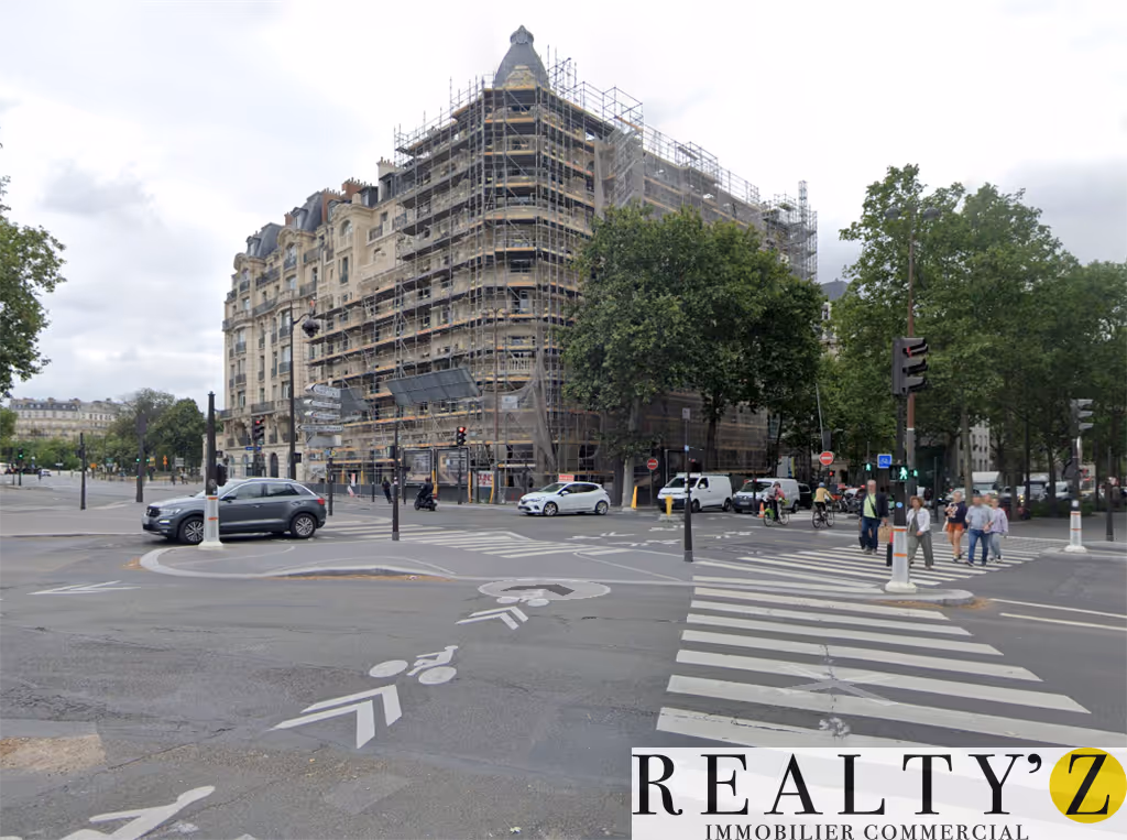 Local commercial · 177 m² · Location — photo 1