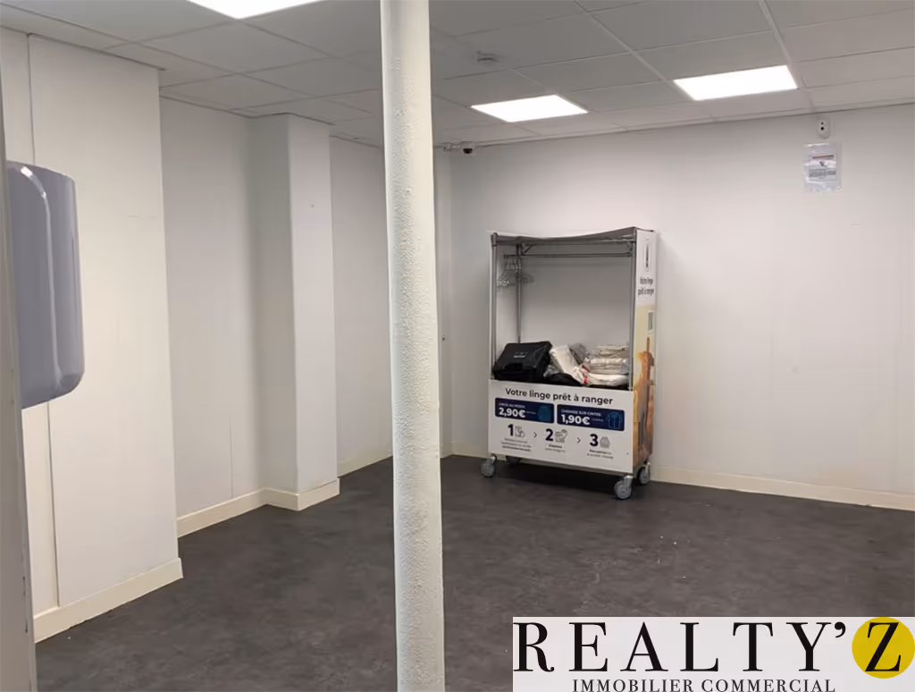 Local commercial · 92 m² · Location — photo 1
