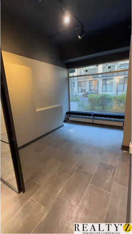 Local commercial · 350 m² · Location — photo 1