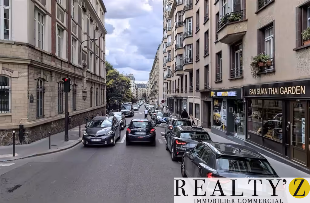 Local commercial · 300 m² · Location — photo 1