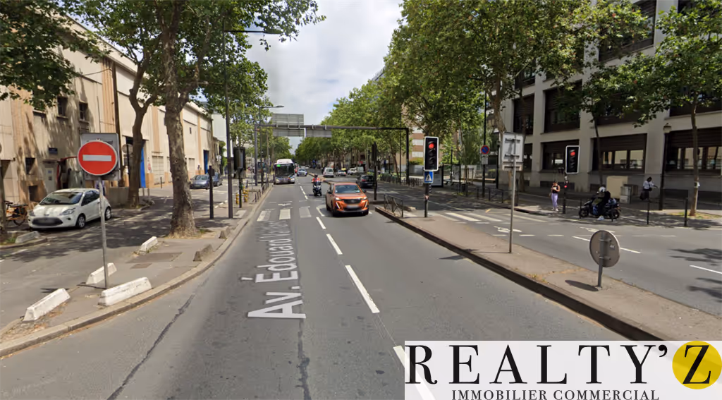 Local commercial · 140 m² · Location — photo 1