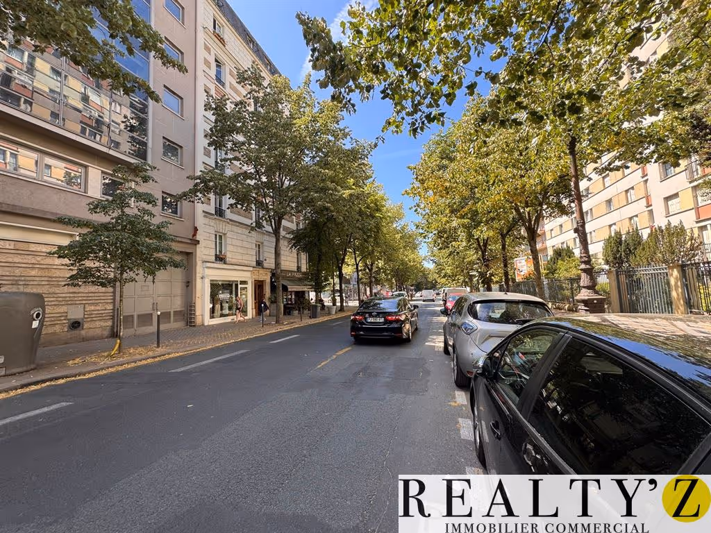 Local commercial · 72 m² · Location — photo 1