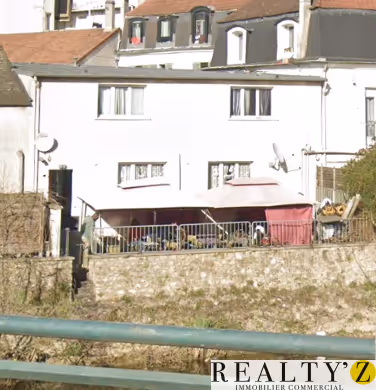 Local commercial · 155 m² · Achat des murs — photo 1