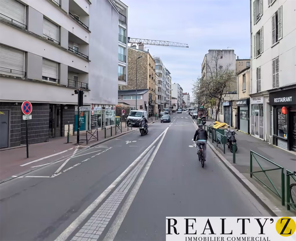 Local commercial · 311 m² · Location — photo 1