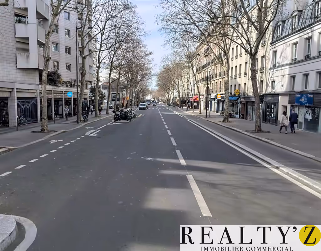 Local commercial · 49 m² · Location — photo 1