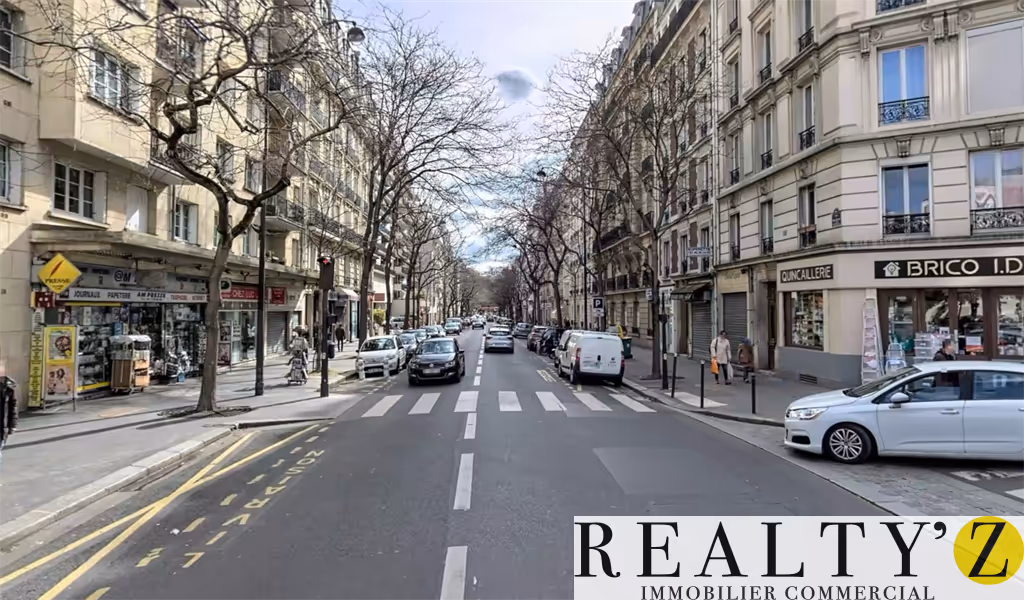 Local commercial · 61 m² · Location — photo 1
