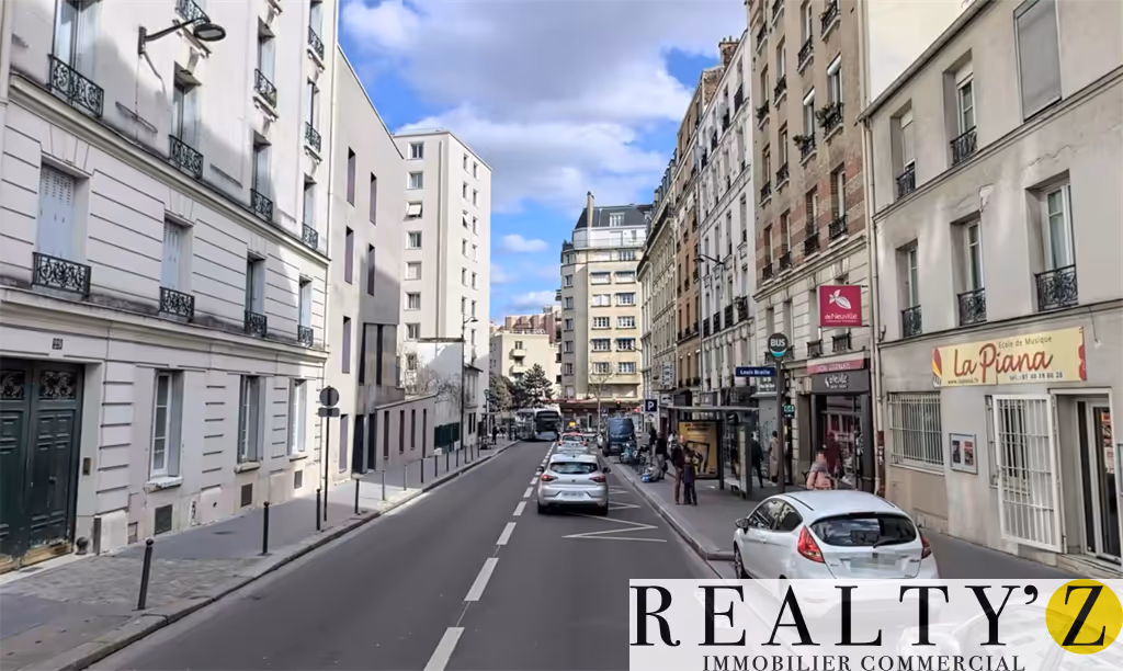 Local commercial · 61 m² · Location — photo 1