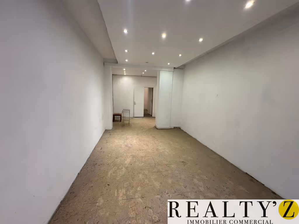 Local commercial · 48 m² · Location — photo 1