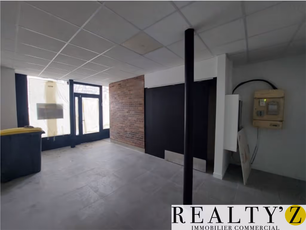 Local commercial · 81 m² · Location — photo 1