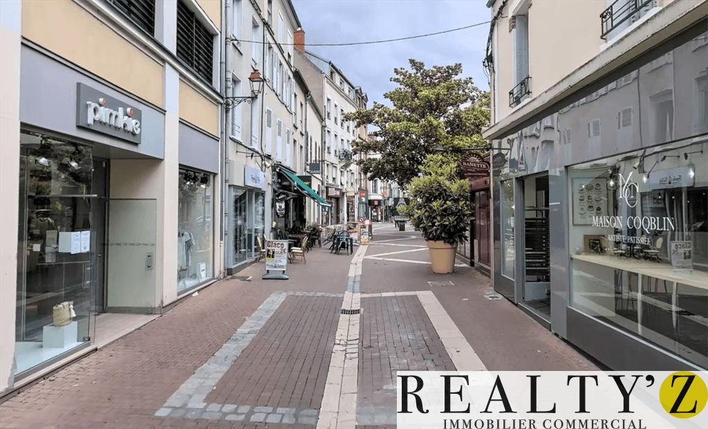 Local commercial · 310 m² · Location — photo 1