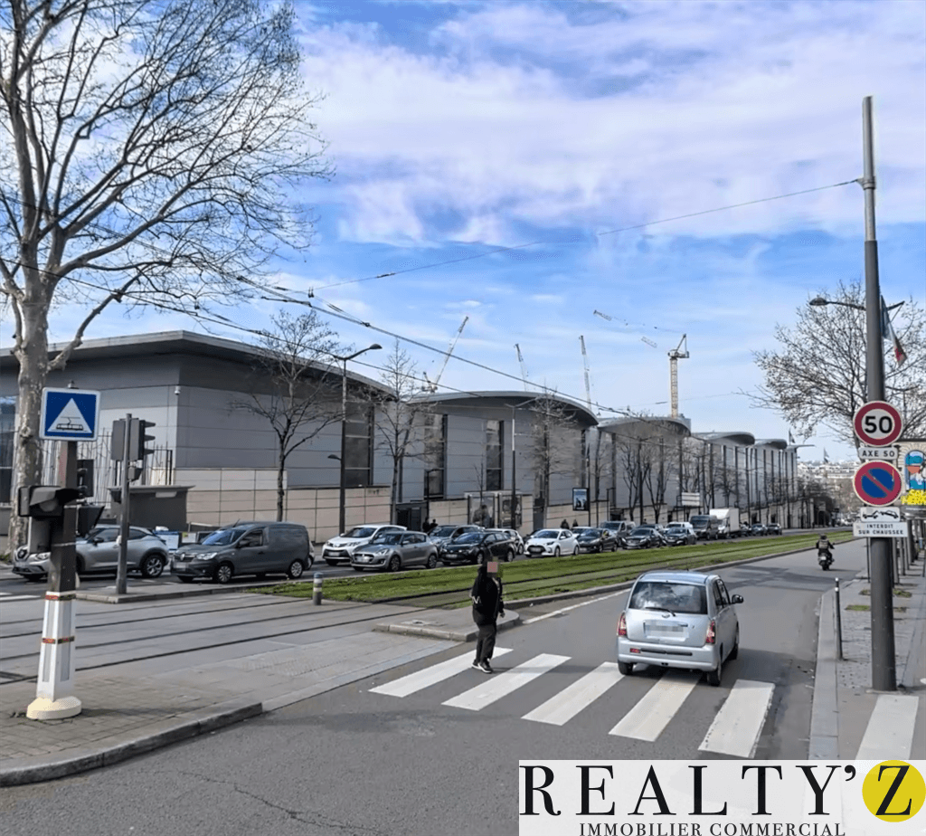 Local commercial · 25 m² · Location — photo 1