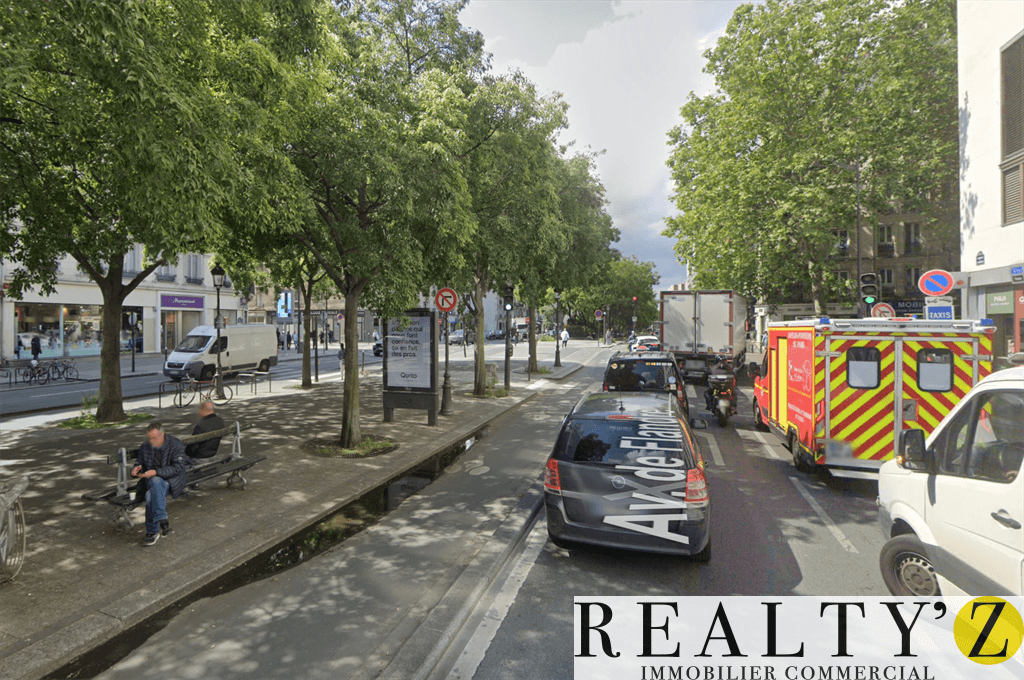 Local commercial · 374 m² · Location — photo 1