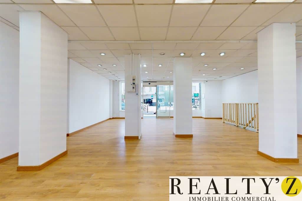 Local commercial · 90 m² · Location — photo 1