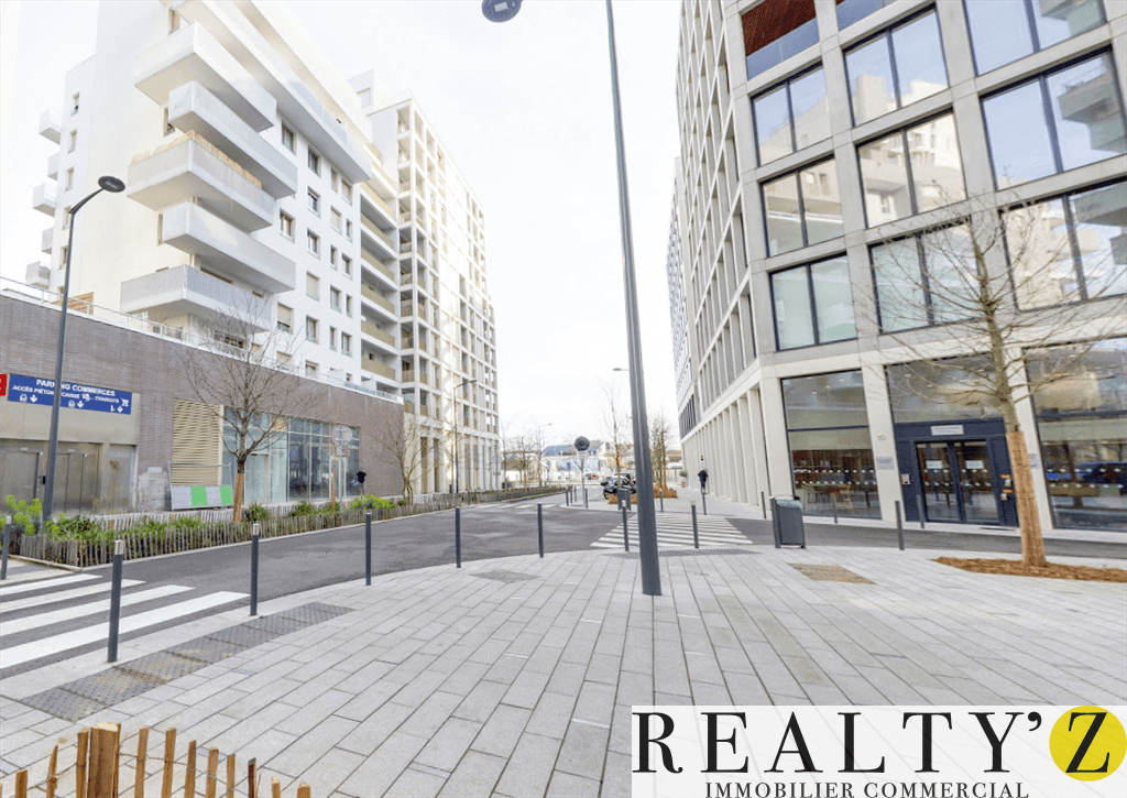 Local commercial · 154 m² · Location — photo 1