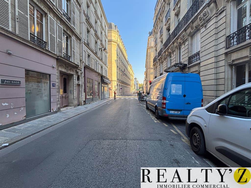 Local commercial · 154 m² · Location — photo 1