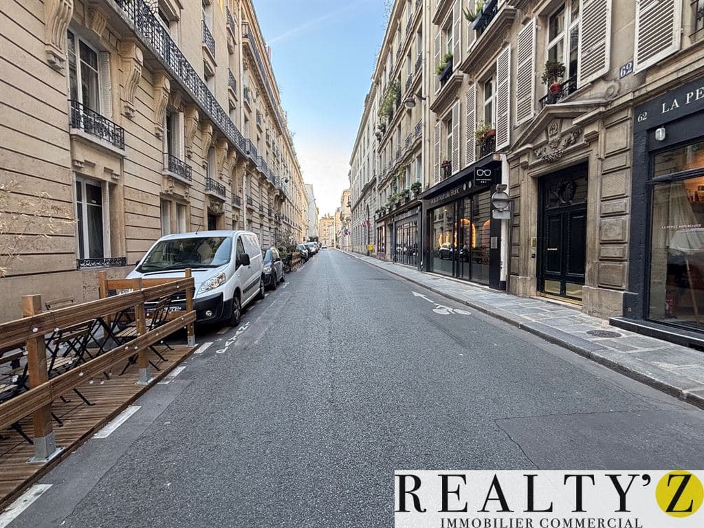 Local commercial · 154 m² · Location — photo 1