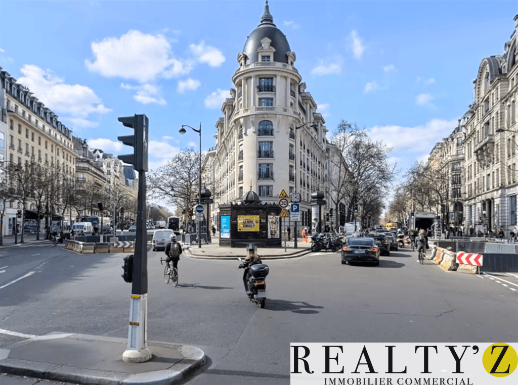 Local commercial · 165 m² · Location — photo 1