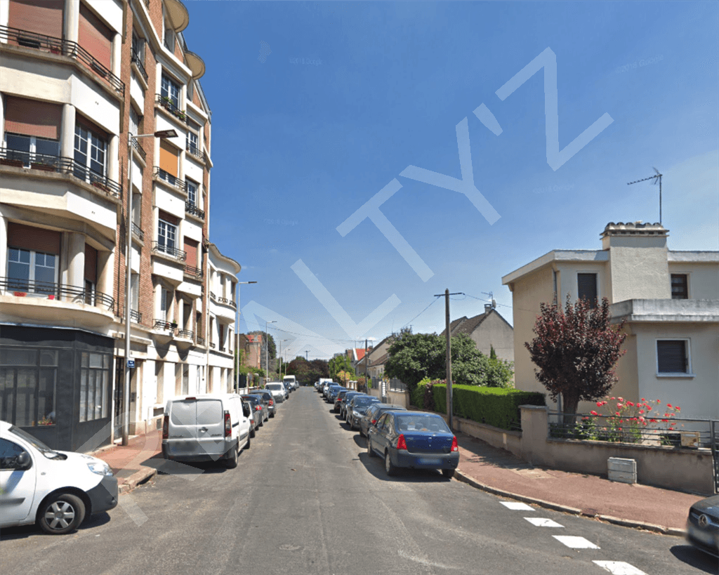 Local commercial · 94 m² · Location — photo 1