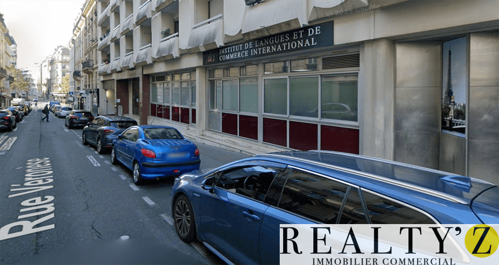 Local commercial · 949 m² · Location — photo 1