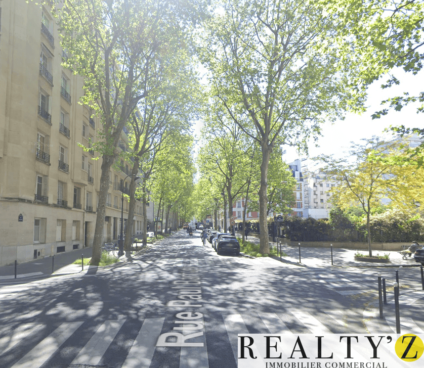 Local commercial · 111 m² · Location — photo 1