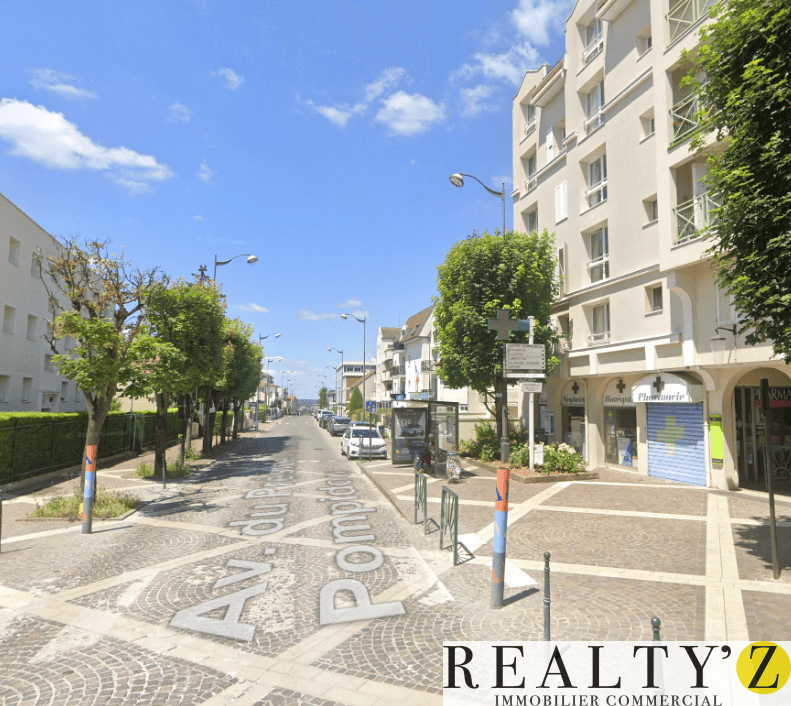 Local commercial · 114 m² · Location — photo 1