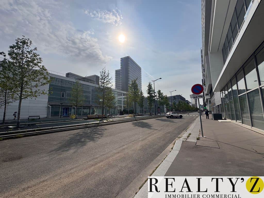 Local commercial · 495 m² · Location — photo 1