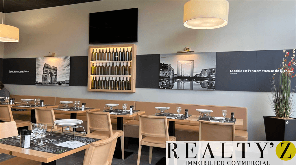 Local commercial · 306 m² · Location — photo 1
