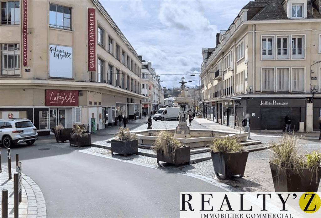Local commercial · 220 m² · Achat des murs — photo 1