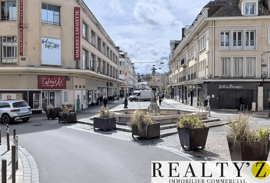 Local commercial · 220 m² · Achat des murs — photo 1