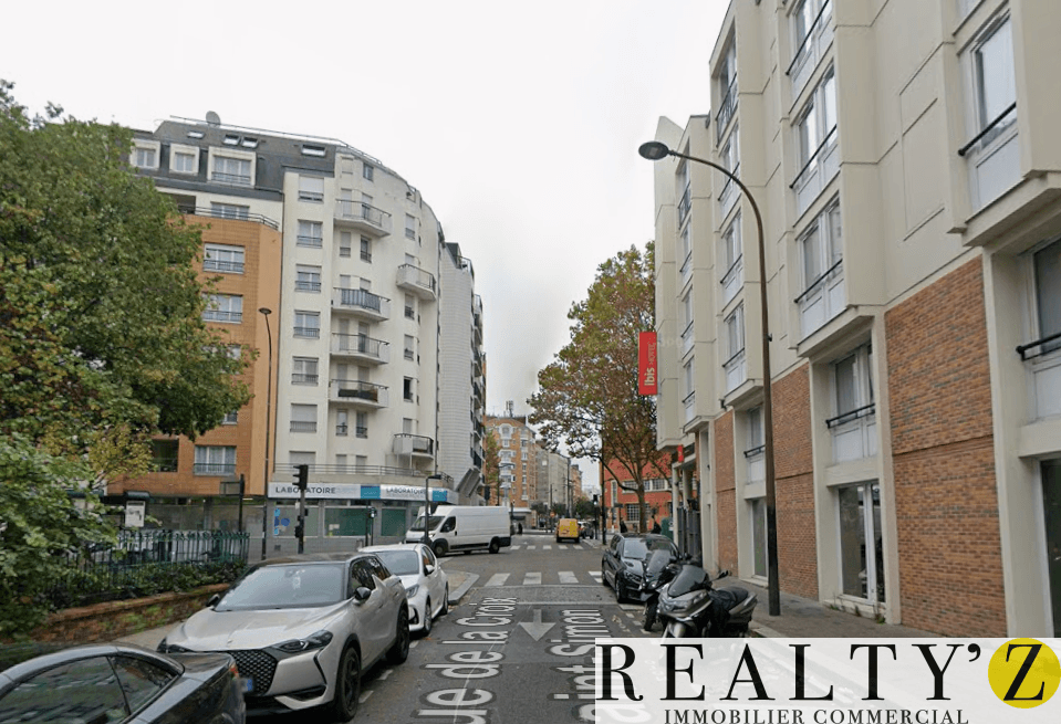 Local commercial · 52 m² · Location — photo 1