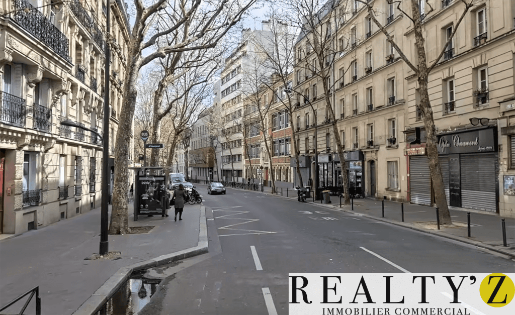 Local commercial · 32 m² · Location — photo 1