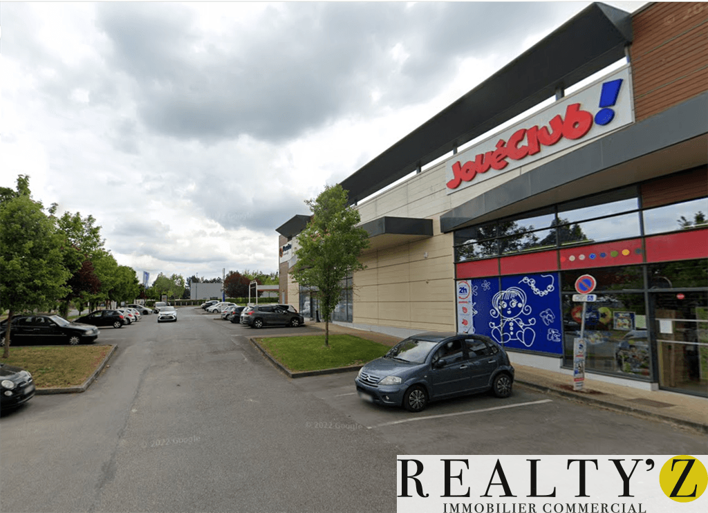 Local commercial · 895 m² · Location — photo 1