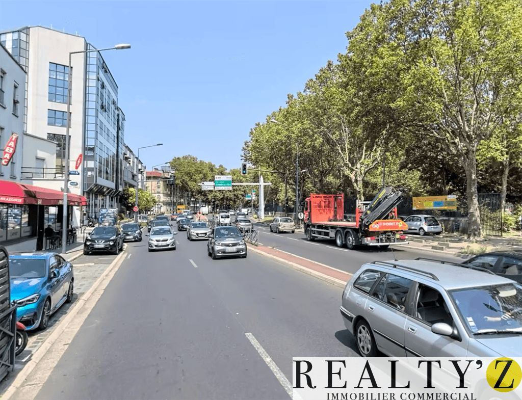 Local commercial · 135 m² · Achat des murs — photo 1
