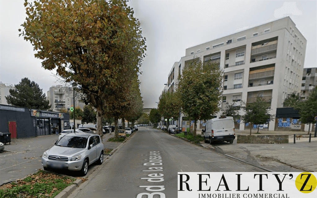 Local commercial · 162 m² · Location — photo 1