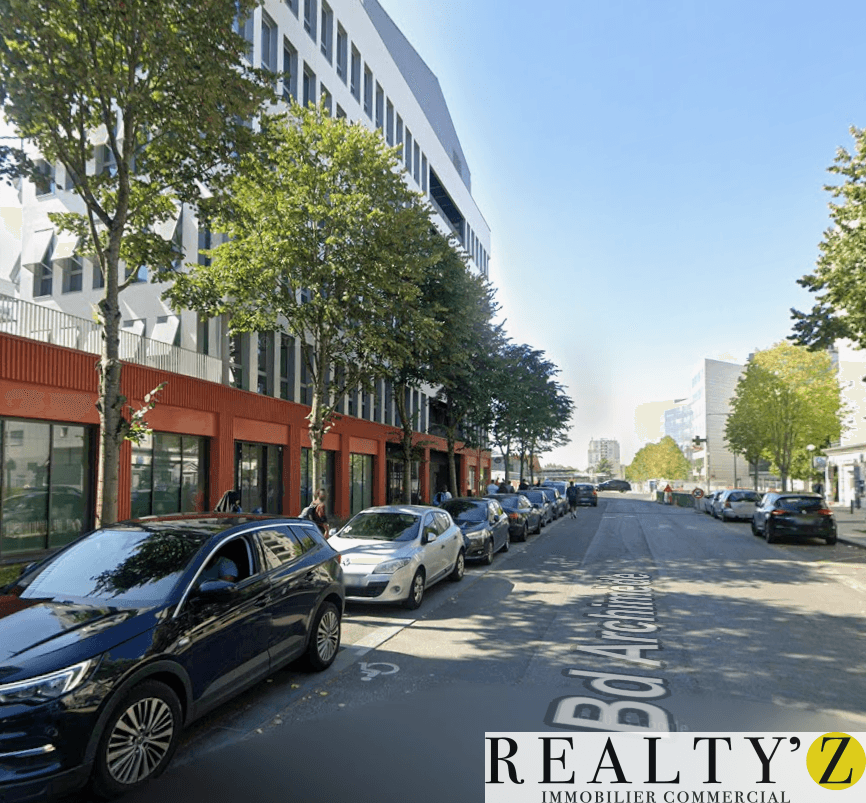 Local commercial · 411 m² · Location — photo 1