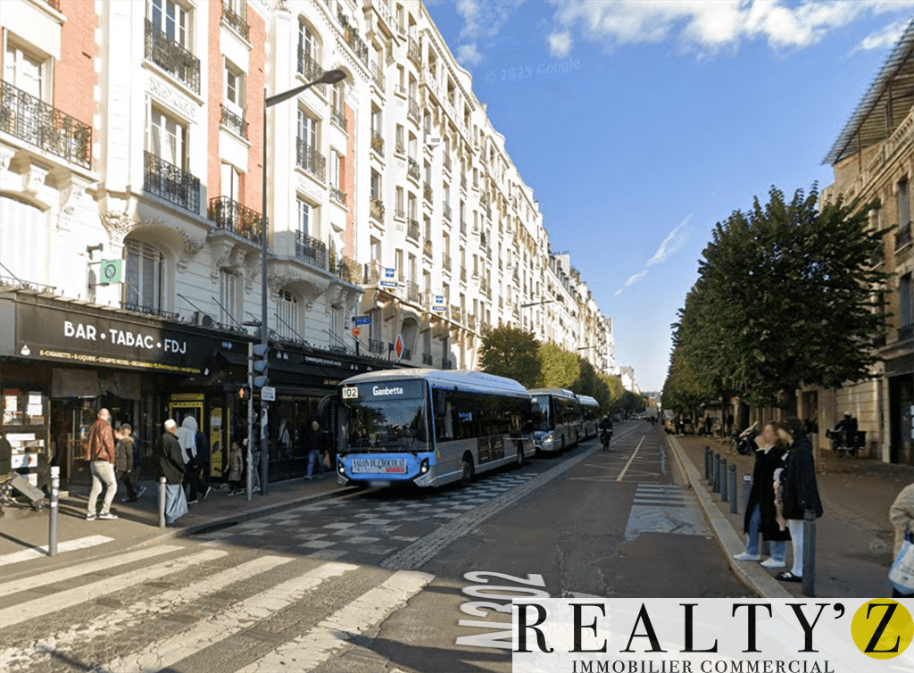 Local commercial · 241 m² · Achat des murs — photo 1