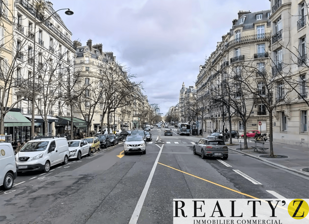 Local commercial · 76 m² · Location — photo 1