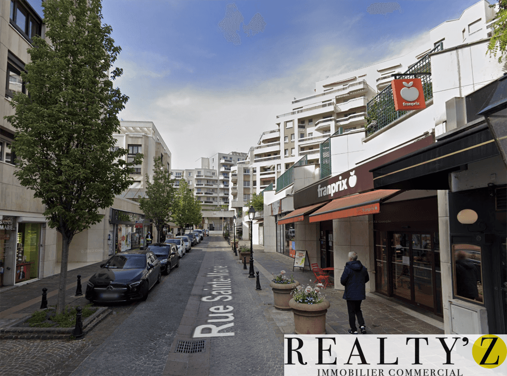 Local commercial · 76 m² · Location — photo 1