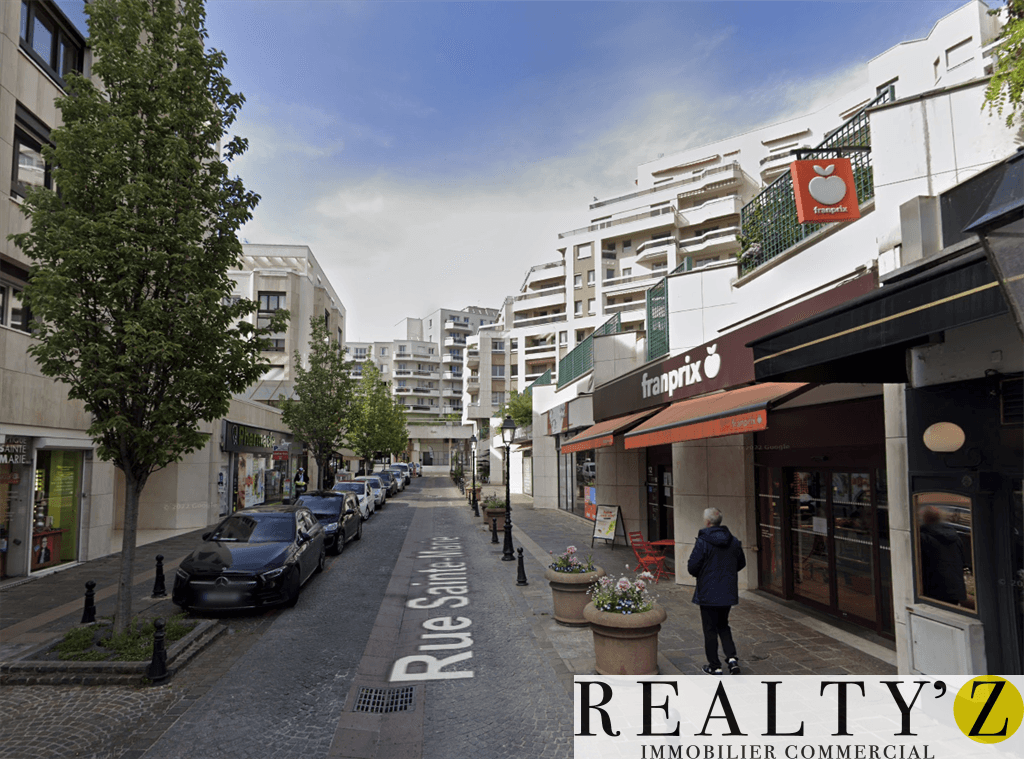 Local commercial · 76 m² · Location — photo 1