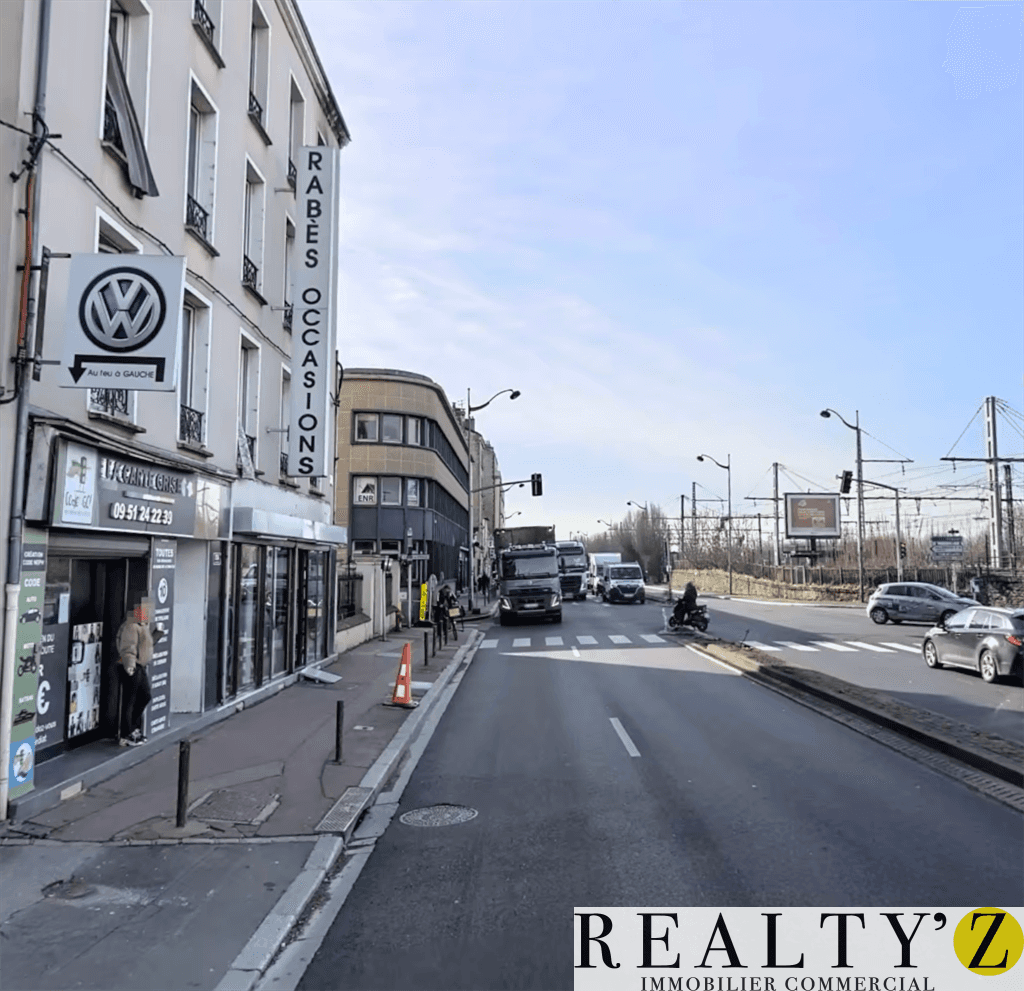 Local commercial · 43 m² · Location — photo 1