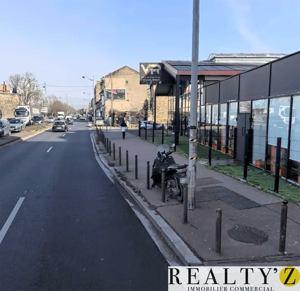 Local commercial · 43 m² · Location — photo 1