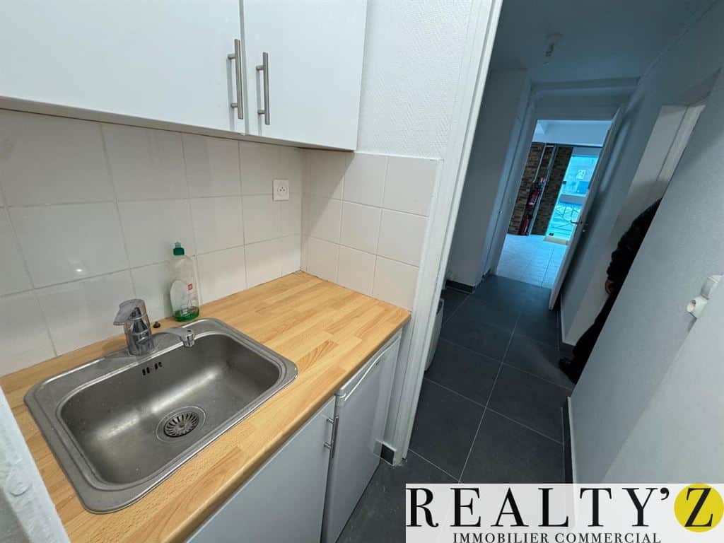 Local commercial · 80 m² · Location — photo 1