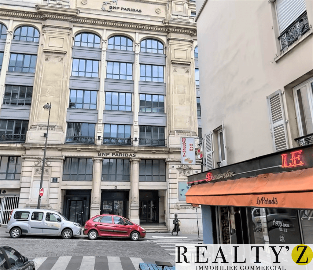 Local commercial · 635 m² · Location — photo 1