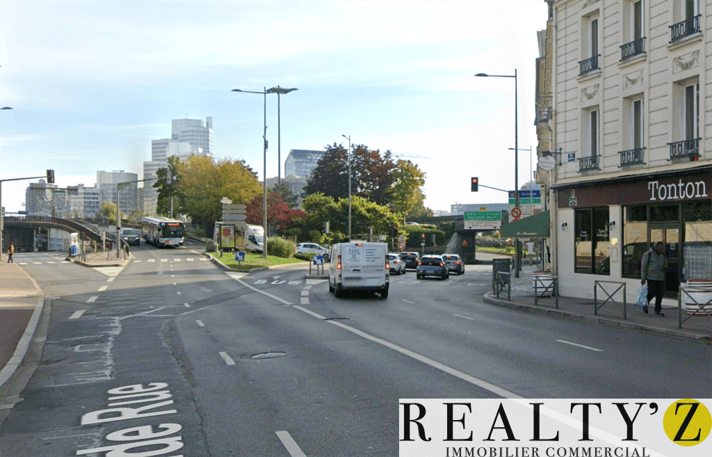 Local commercial · 112 m² · Location — photo 1