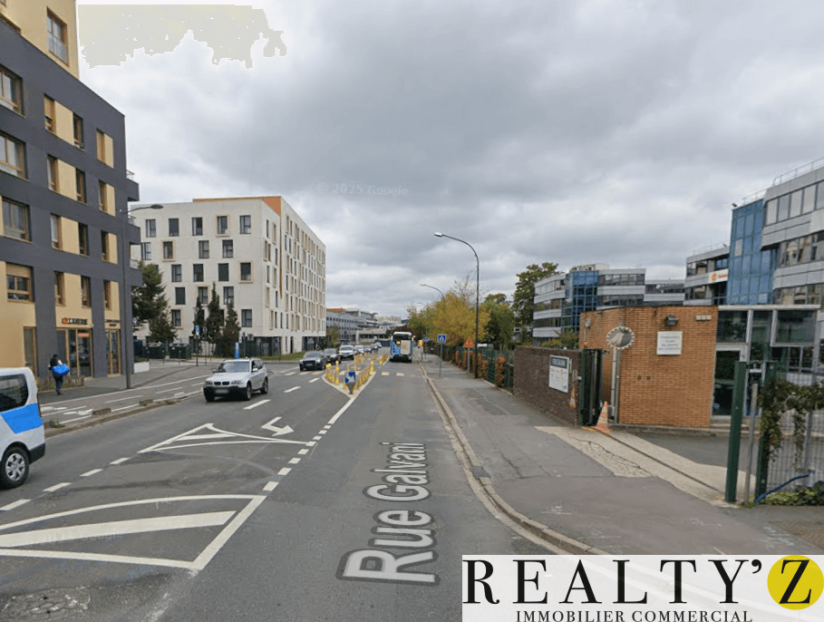 Local commercial · 139 m² · Location — photo 1