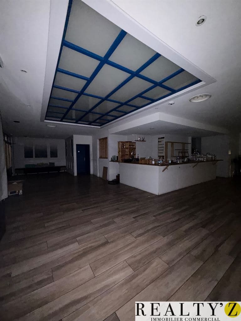 Local commercial · 175 m² · Achat des murs — photo 1